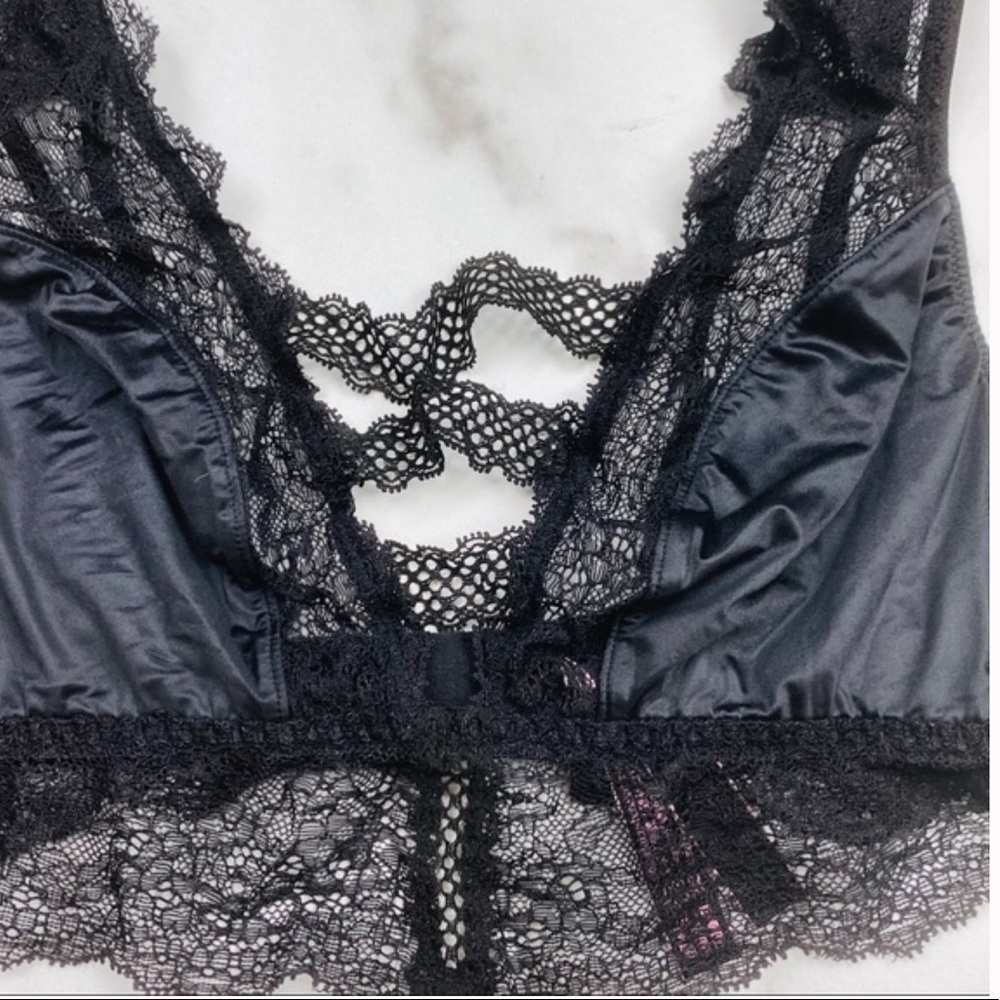 Victoria Secret | Lace Bra - Picture 3 of 5